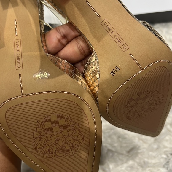NWOT Vince Camuto Kempern pump - Picture 7 of 9
